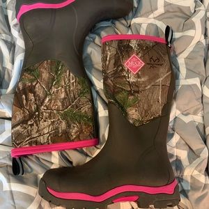Woody Max Muck Boots Original womens size 8 realtree hunting fishing boots